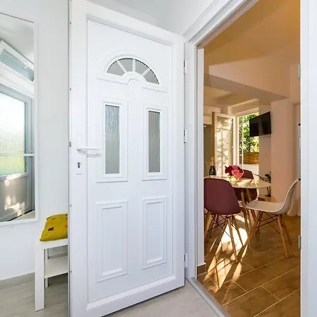 Lavander Appartement Sukošan
