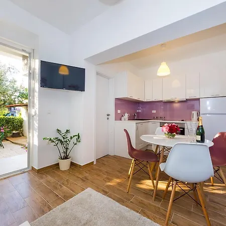 Lavander Apartment